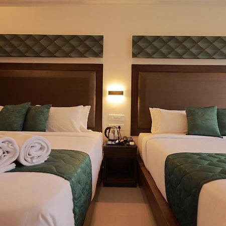 Hotel Aavudai Grand Aralvaimozhi Extérieur photo