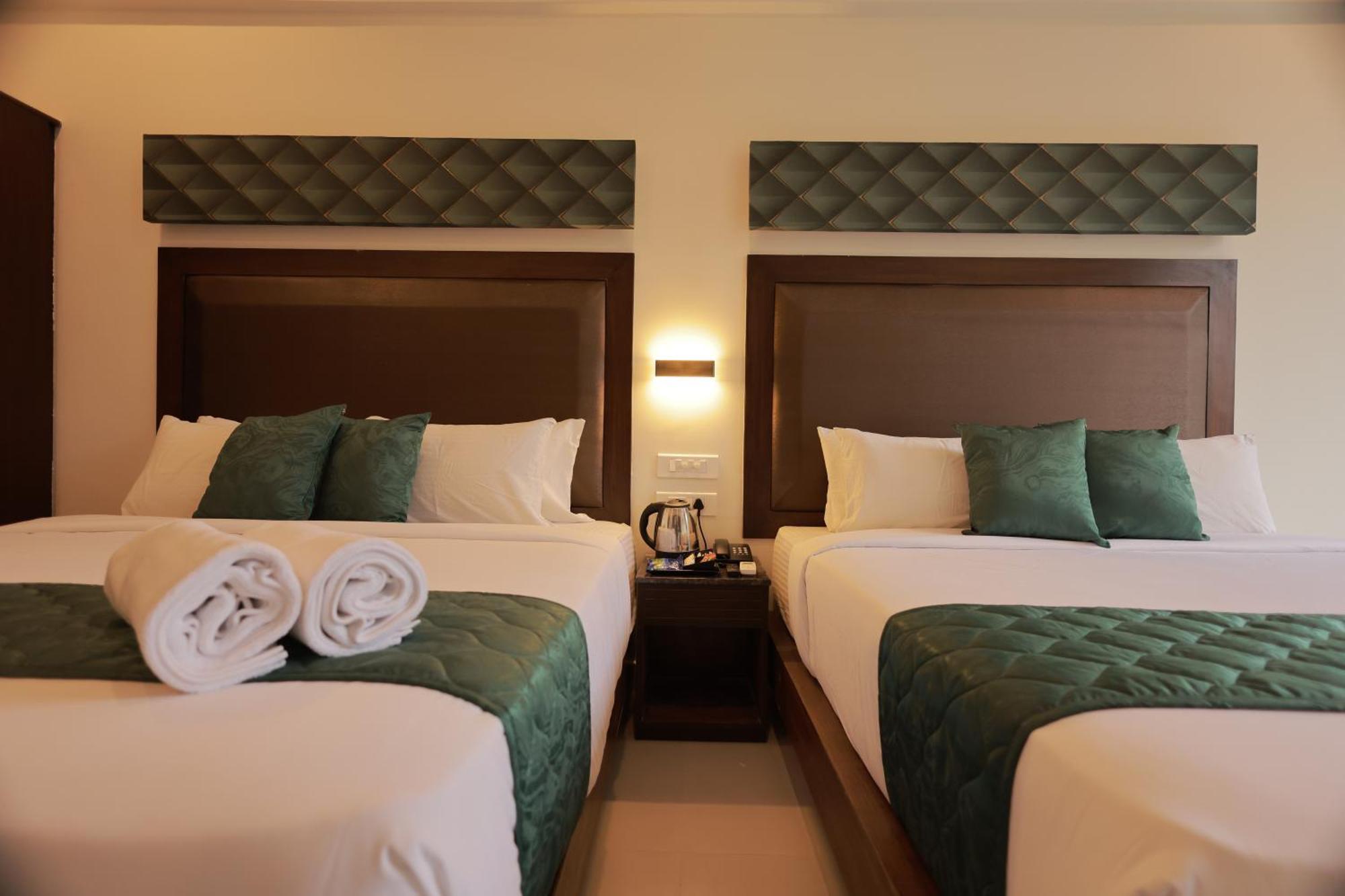 Hotel Aavudai Grand Aralvaimozhi Extérieur photo