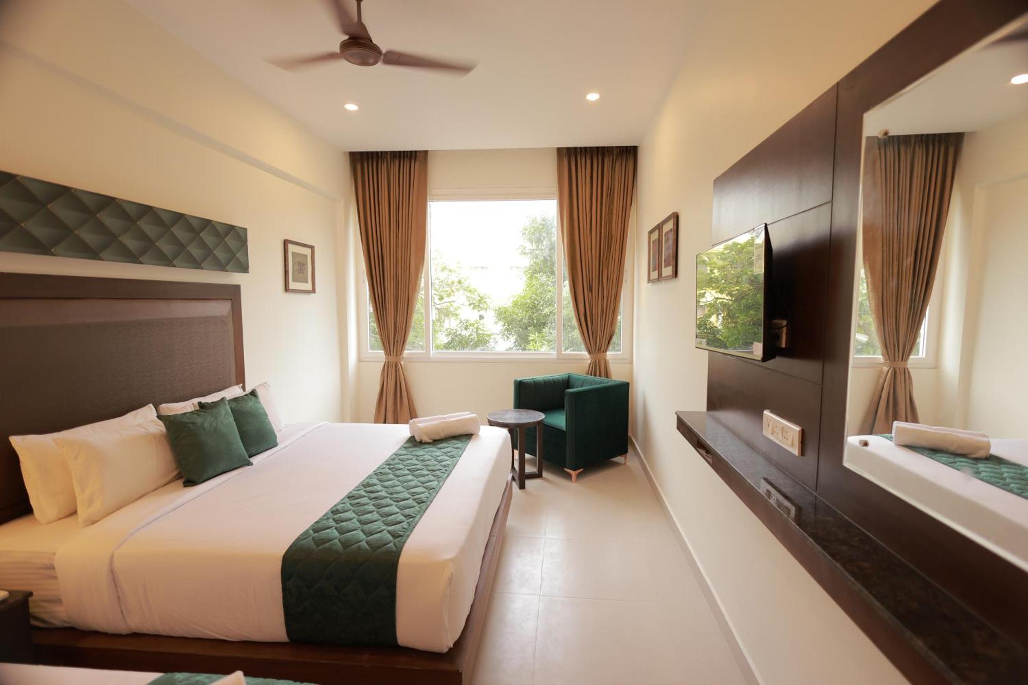 Hotel Aavudai Grand Aralvaimozhi Extérieur photo