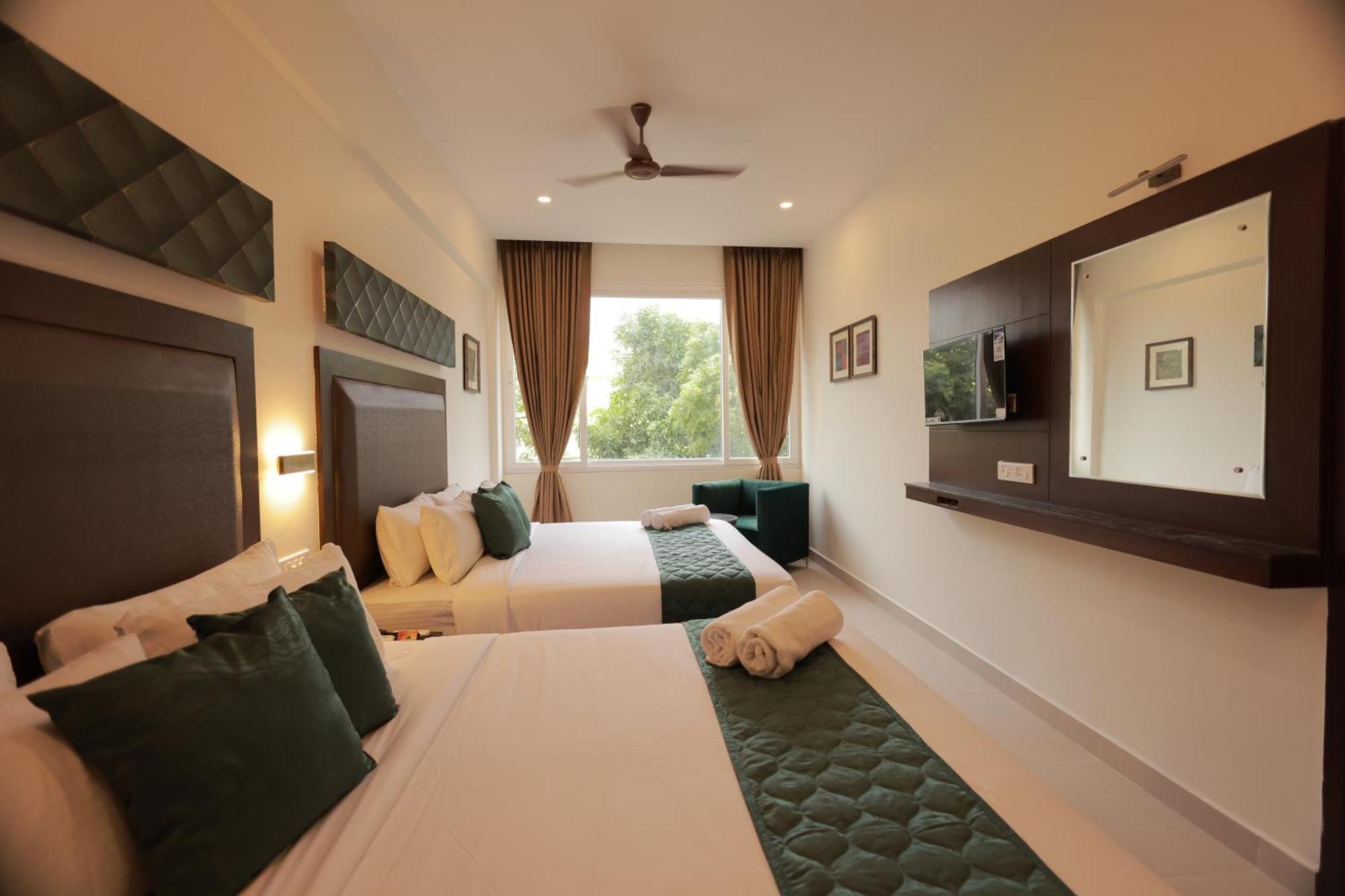 Hotel Aavudai Grand Aralvaimozhi Extérieur photo