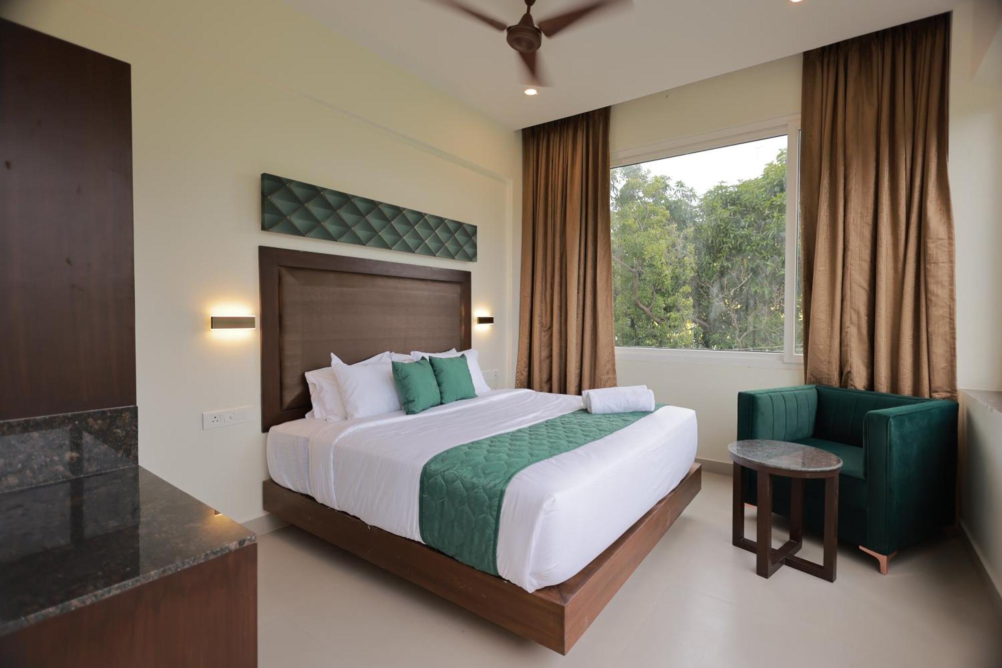 Hotel Aavudai Grand Aralvaimozhi Extérieur photo